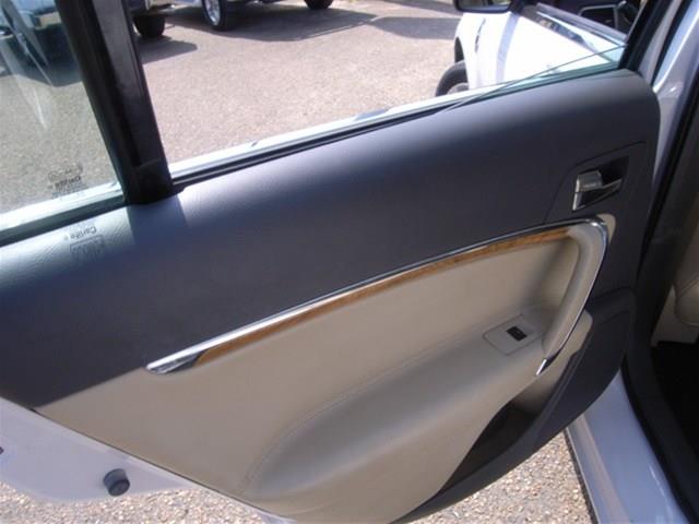 Lincoln MKZ 2011 photo 26