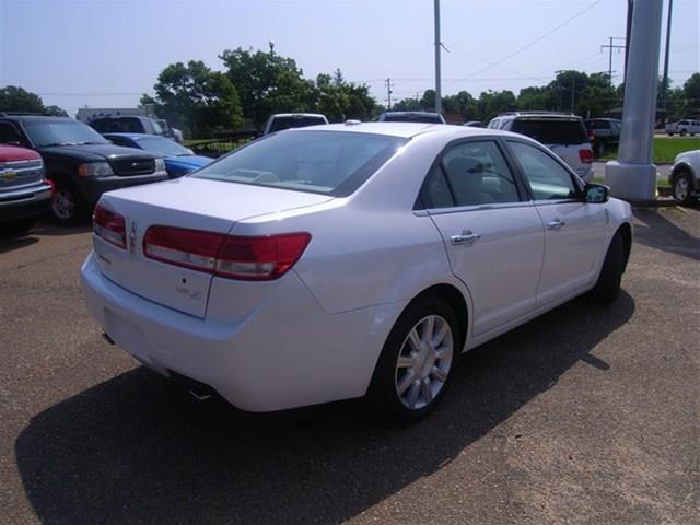 Lincoln MKZ 2011 photo 35