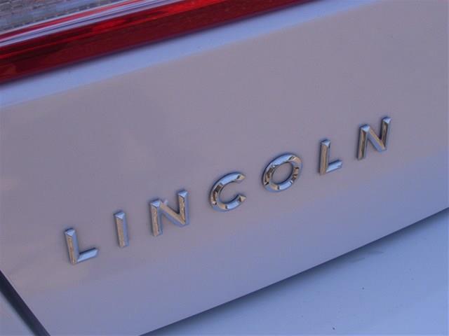 Lincoln MKZ 2011 photo 4