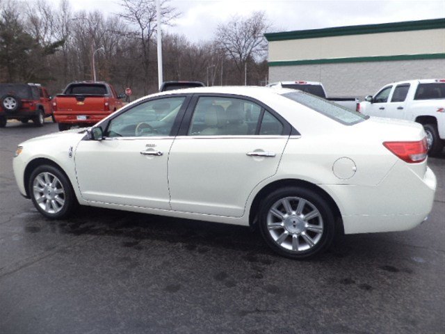 Lincoln MKZ 2012 photo 2