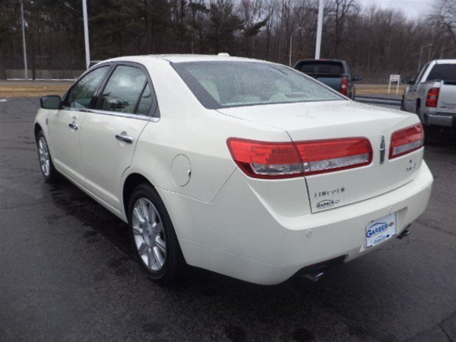 Lincoln MKZ 2012 photo 3