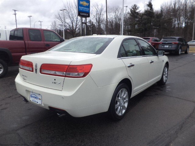 Lincoln MKZ 2012 photo 4