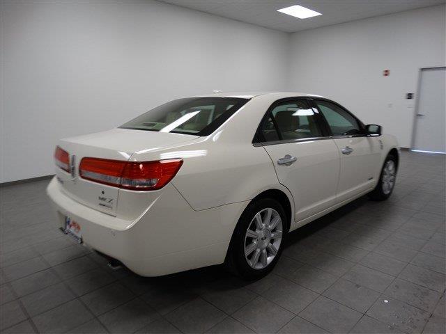 Lincoln MKZ ESi Sedan