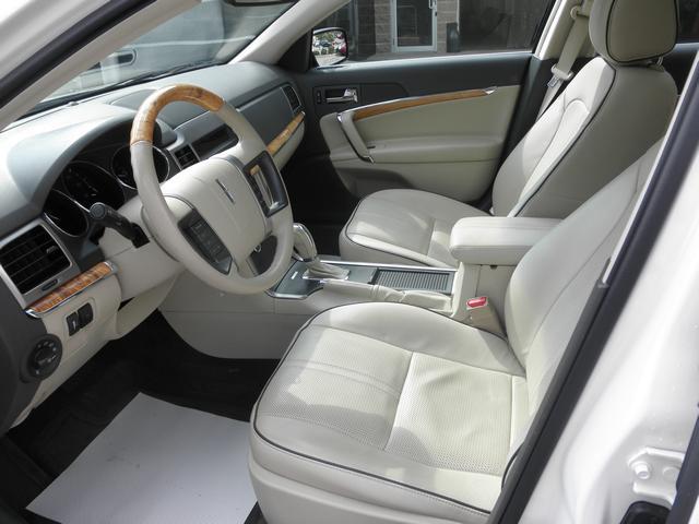 Lincoln MKZ 2012 photo 2