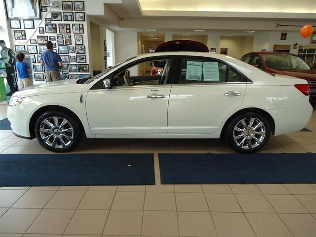 Lincoln MKZ 2012 photo 1