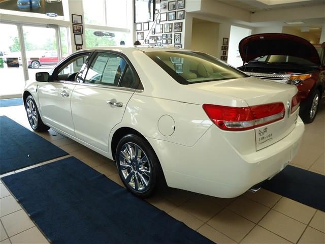 Lincoln MKZ 2012 photo 4