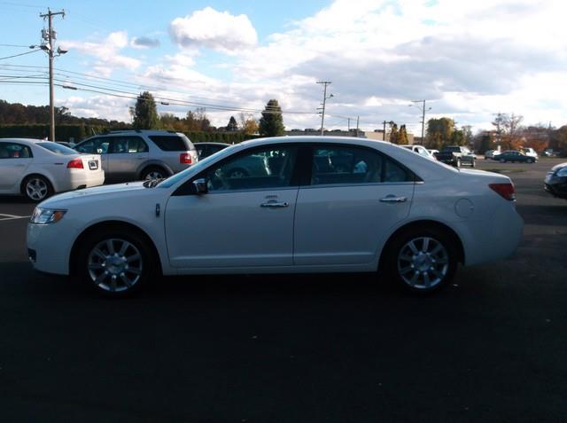 Lincoln MKZ Base Sedan