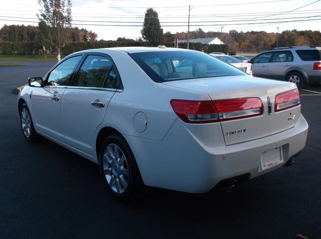 Lincoln MKZ 2012 photo 4