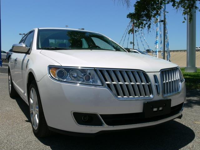 Lincoln MKZ Base Sedan