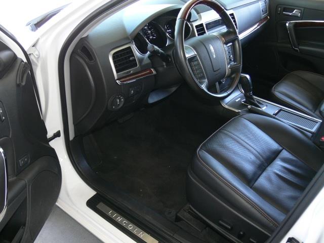 Lincoln MKZ 2012 photo 2