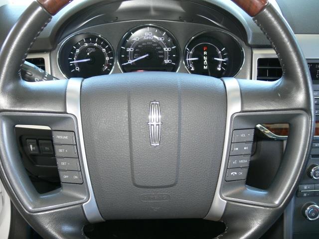Lincoln MKZ 2012 photo 8