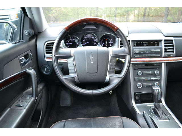 Lincoln MKZ 2012 photo 3