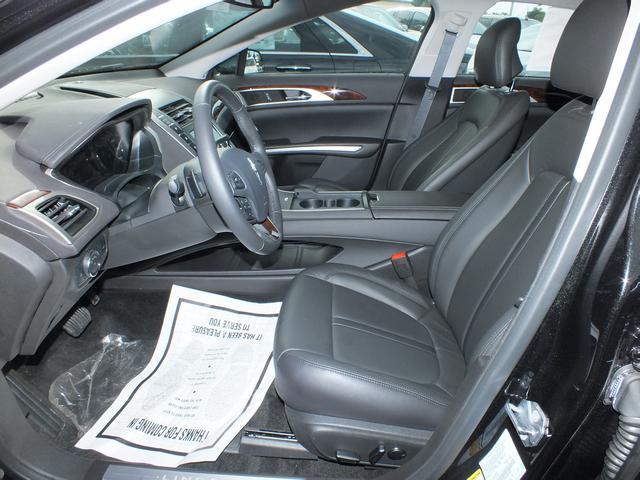 Lincoln MKZ 2013 photo 1