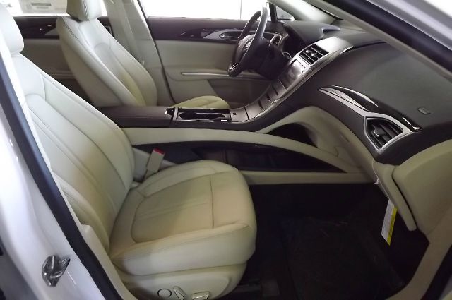 Lincoln MKZ 2014 photo 1