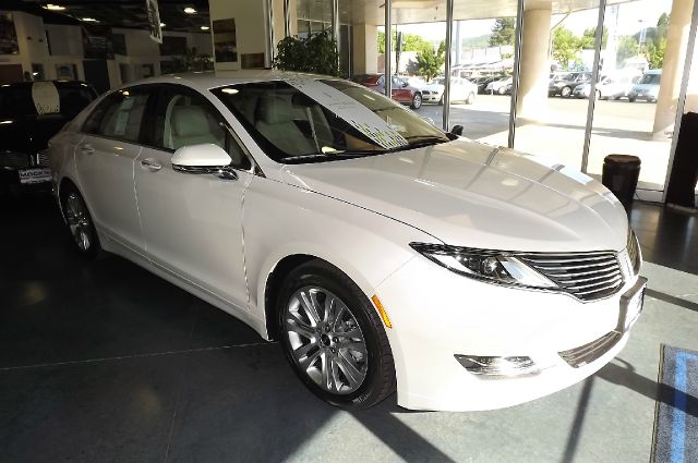 Lincoln MKZ 2014 photo 4