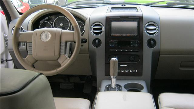 Lincoln Mark LT 2006 photo 3