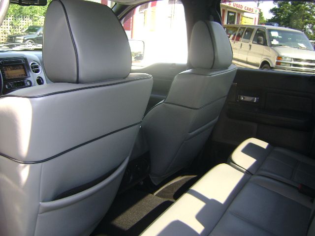 Lincoln Mark LT 2007 photo 2