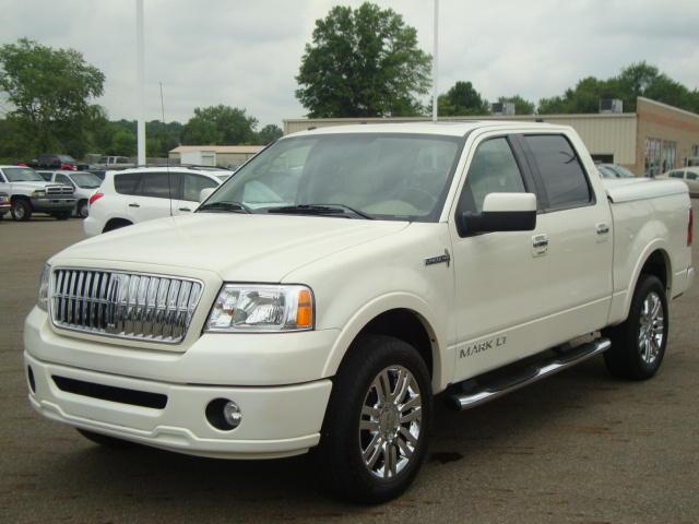 Lincoln Mark LT 2008 photo 4