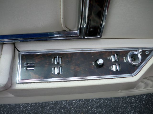 Lincoln Mark V 1979 photo 1