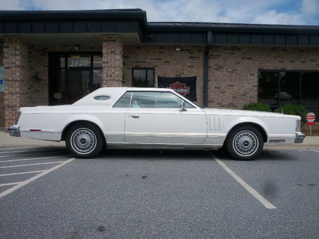 Lincoln Mark V 1979 photo 2