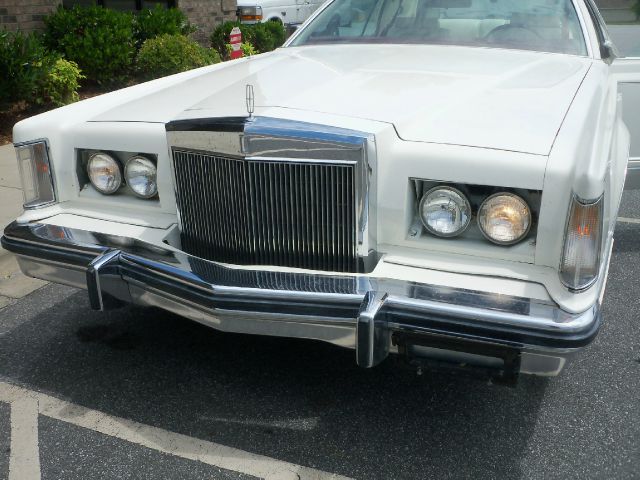 Lincoln Mark V 1979 photo 29