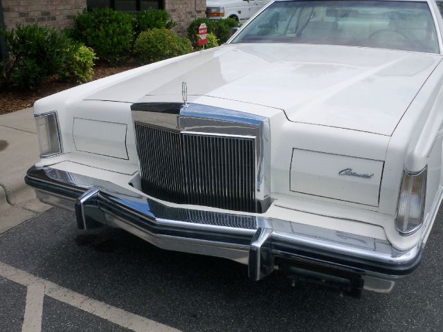Lincoln Mark V 1979 photo 30