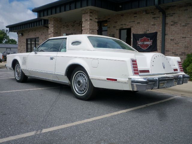 Lincoln Mark V 1979 photo 33