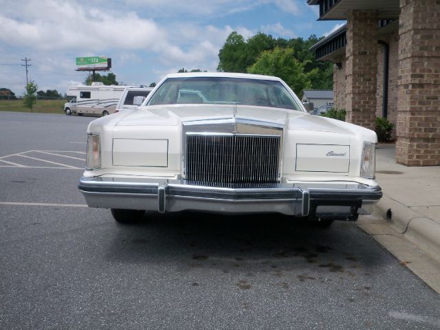 Lincoln Mark V 1979 photo 38