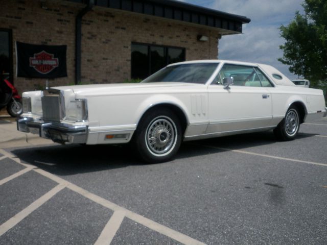 Lincoln Mark V 1979 photo 39
