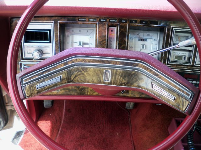 Lincoln Mark V 1979 photo 4