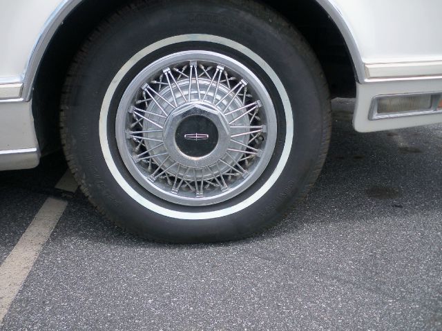 Lincoln Mark V 1979 photo 40