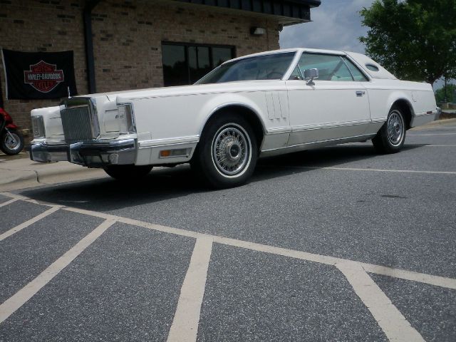 Lincoln Mark V 1979 photo 41
