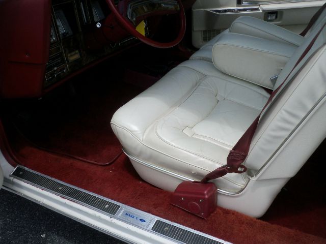 Lincoln Mark V 1979 photo 9