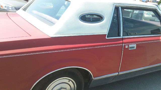 Lincoln Mark VI 1980 photo 15