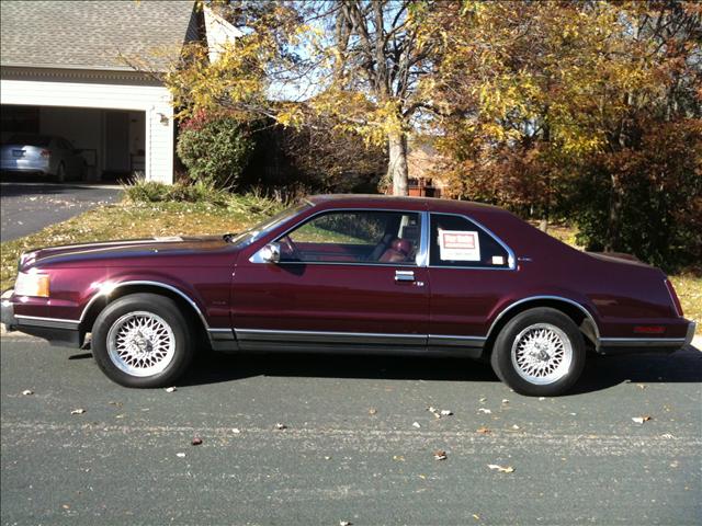 Lincoln Mark VII 1990 photo 1