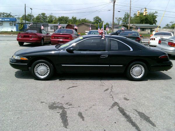 Lincoln Mark VIII 1993 photo 1