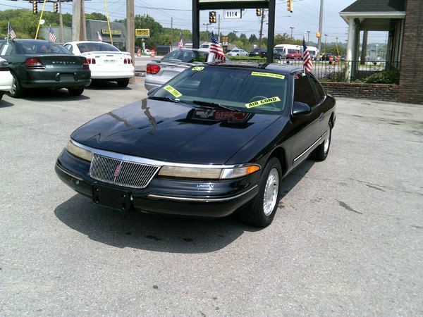 Lincoln Mark VIII 1993 photo 2
