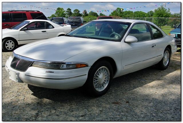 Lincoln Mark VIII 1993 photo 4