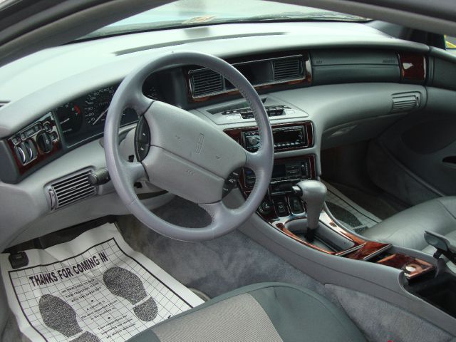 Lincoln Mark VIII Base Coupe