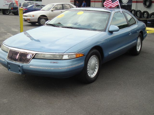 Lincoln Mark VIII 1993 photo 3