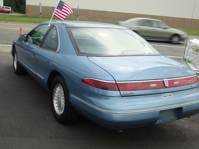 Lincoln Mark VIII 1993 photo 4