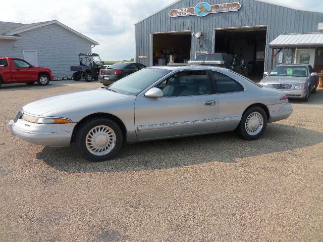 Lincoln Mark VIII 1993 photo 1