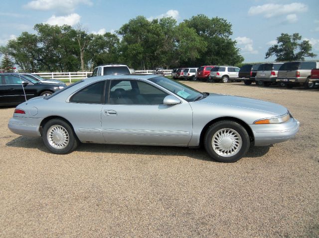 Lincoln Mark VIII 1993 photo 4