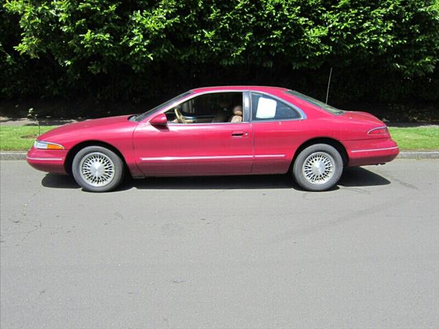 Lincoln Mark VIII 1994 photo 3