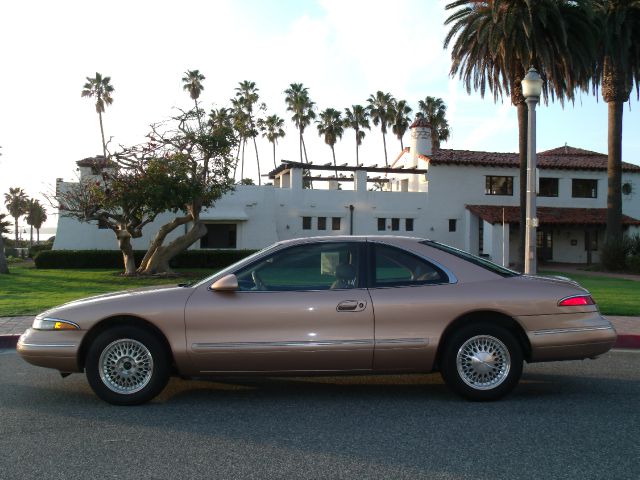 Lincoln Mark VIII 1994 photo 3