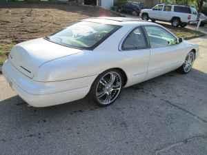 Lincoln Mark VIII 1994 photo 2