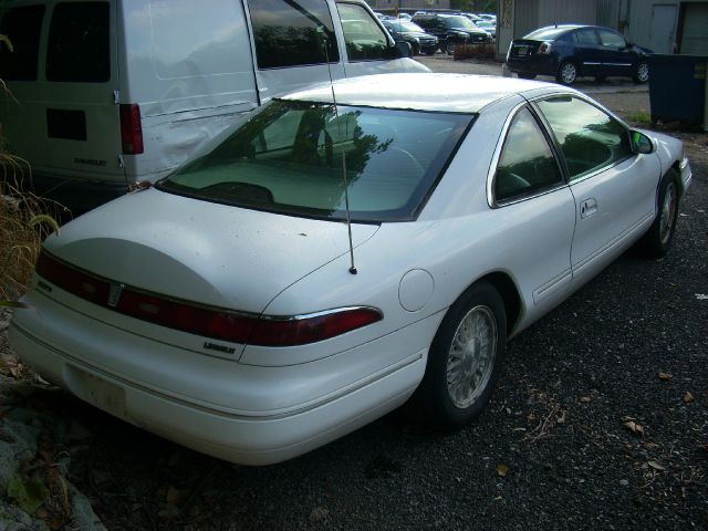 Lincoln Mark VIII 1995 photo 1
