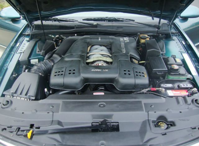Lincoln Mark VIII 1995 photo 16