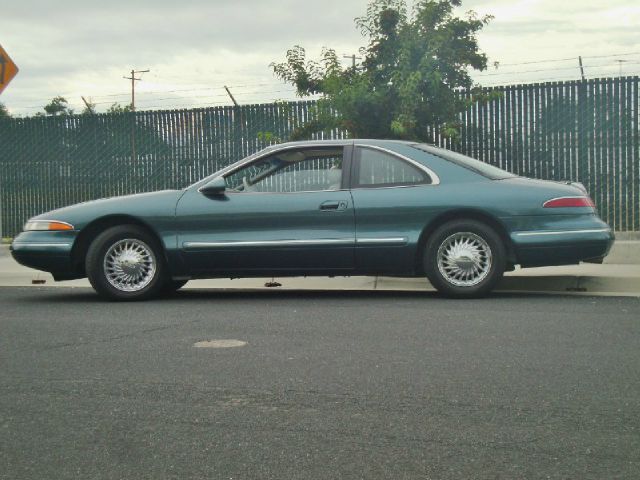 Lincoln Mark VIII 1995 photo 4