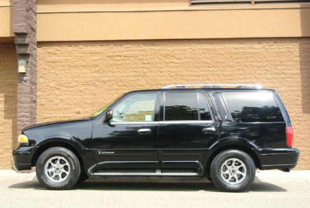 Lincoln Navigator 1998 photo 2